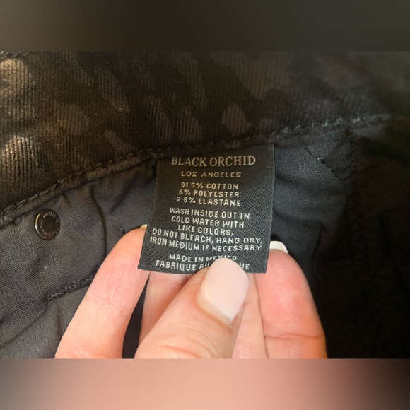 NWT Revolve Black Orchid Coated Leopard Skinny in Cat's Meow, size 25 (R) - Picture 7 of 12